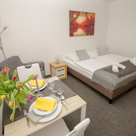 Hotel Blue Apartment 브라티슬라바 외부 사진