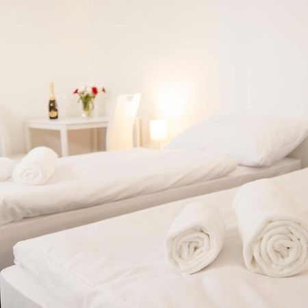 Hotel Blue Apartment 브라티슬라바 외부 사진